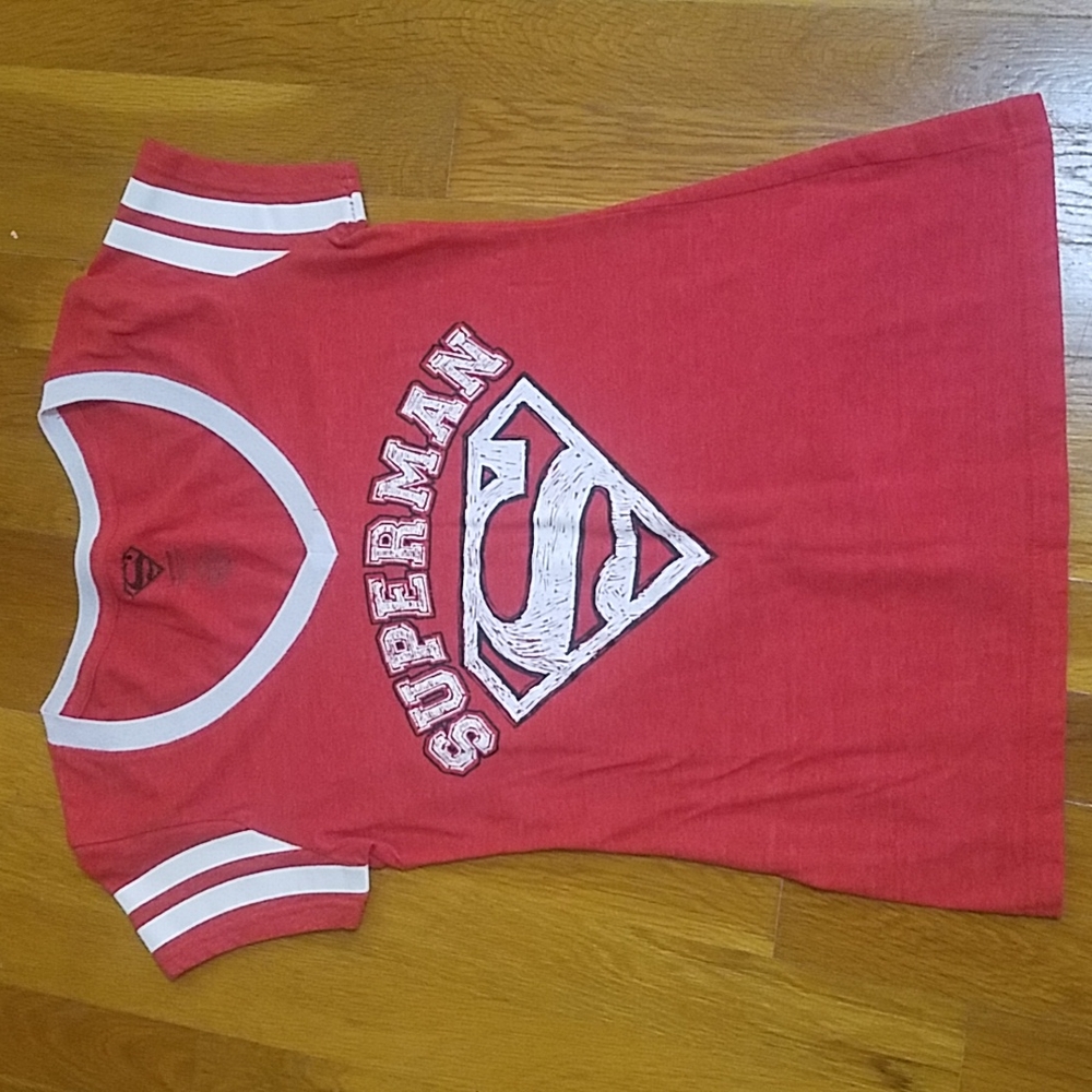 Superman short sleeve vneck tee